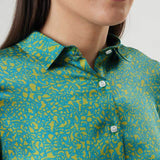 Camicia verde per donna elegante particolare