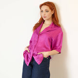Camicia maniche corte mezze maniche donna particolare elegante con collo a scialle colore fucsia