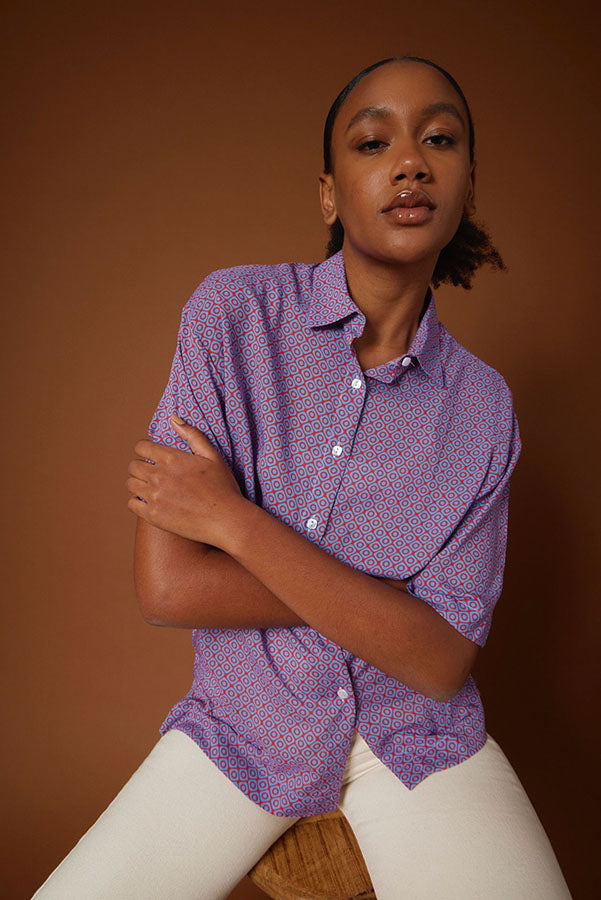 Camicia maniche corte mezze maniche donna particolare divertente colori azzurro e fucsia estiva, fantasia moderna