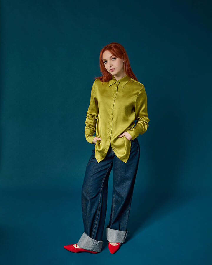 camicia blusa verde brillante in satin di viscosa particolare elegante per donna