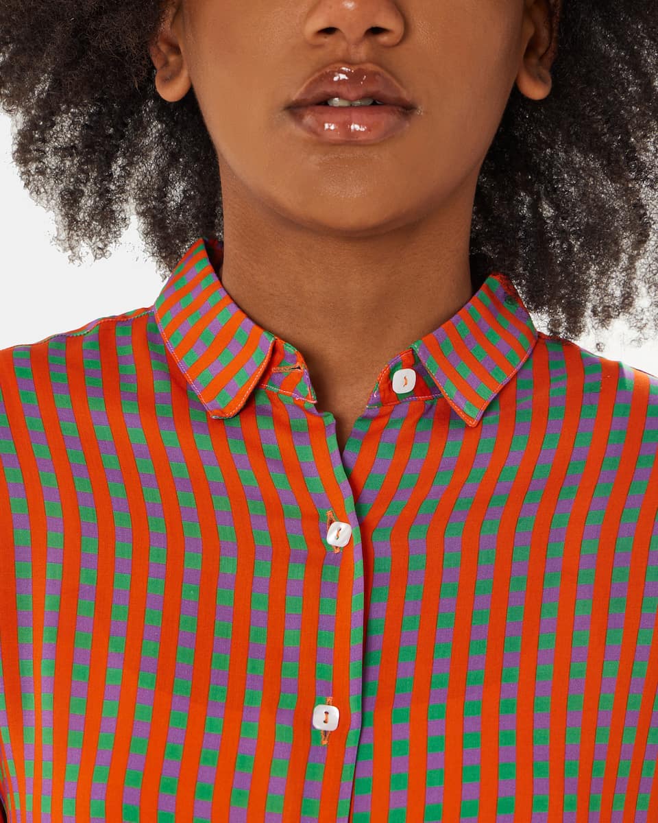 Amazzonia – camicia donna maniche lunghe made in Italy con fantasia arancione, verde e viola