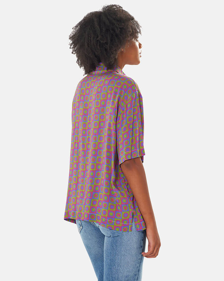 Urania – camicia donna colorata maniche corte made in Italy  fantasia viola e verde